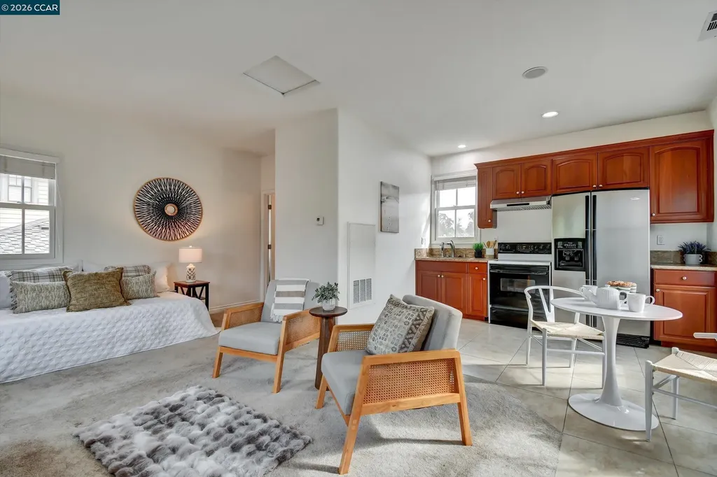 1018 Promenade Street Hercules CA 94547