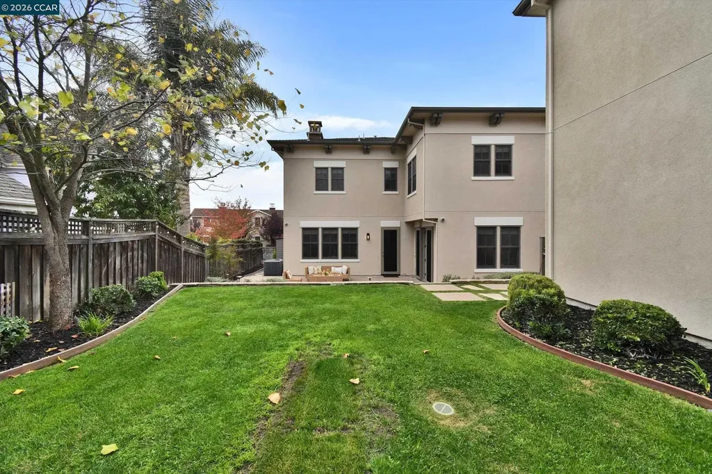 1018 Promenade Street Hercules CA 94547