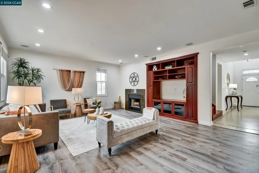 1018 Promenade Street Hercules CA 94547