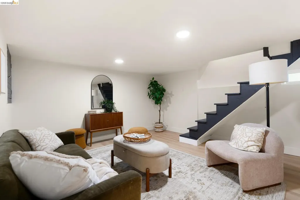 5521 Fremont Street Oakland CA 94608