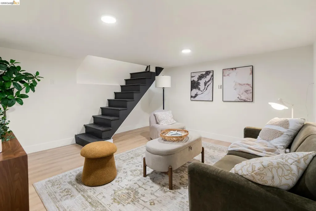 5521 Fremont Street Oakland CA 94608