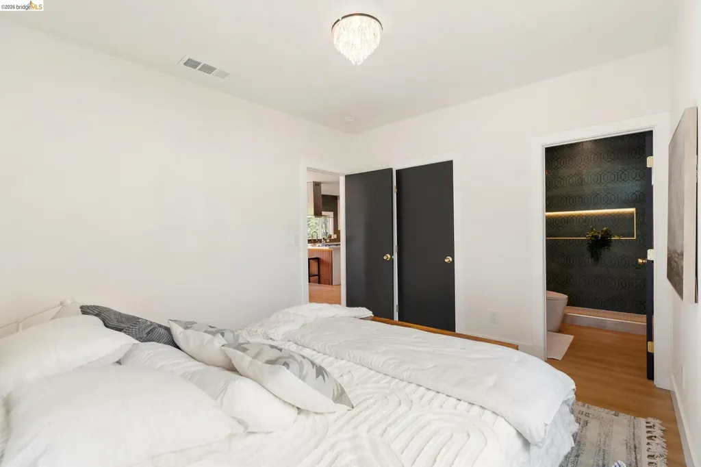 5521 Fremont Street Oakland CA 94608