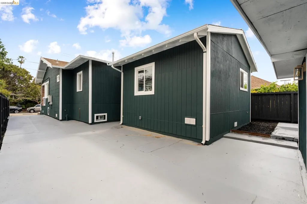 5521 Fremont Street Oakland CA 94608