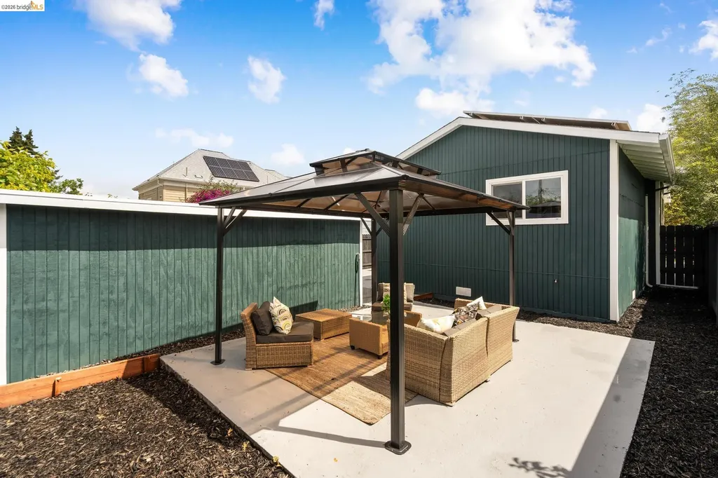 5521 Fremont Street Oakland CA 94608