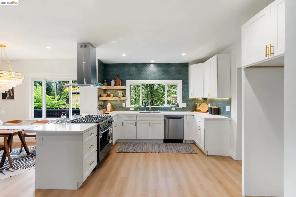 5521 Fremont Street Oakland CA 94608