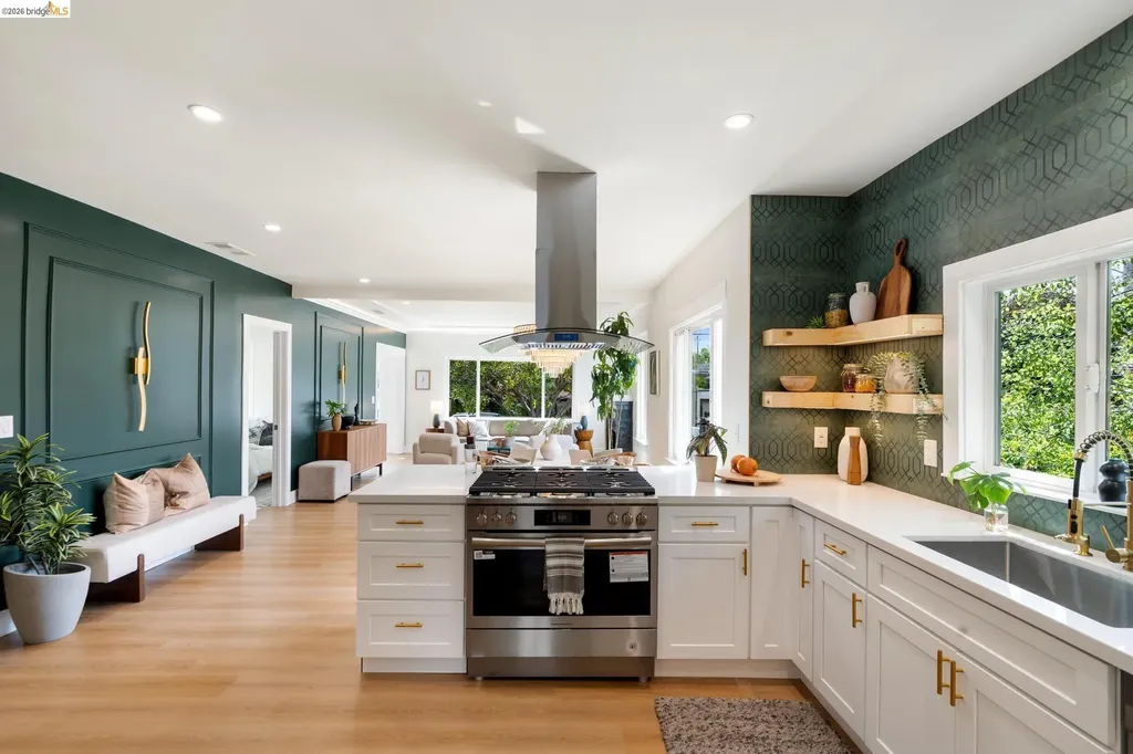 5521 Fremont Street Oakland CA 94608