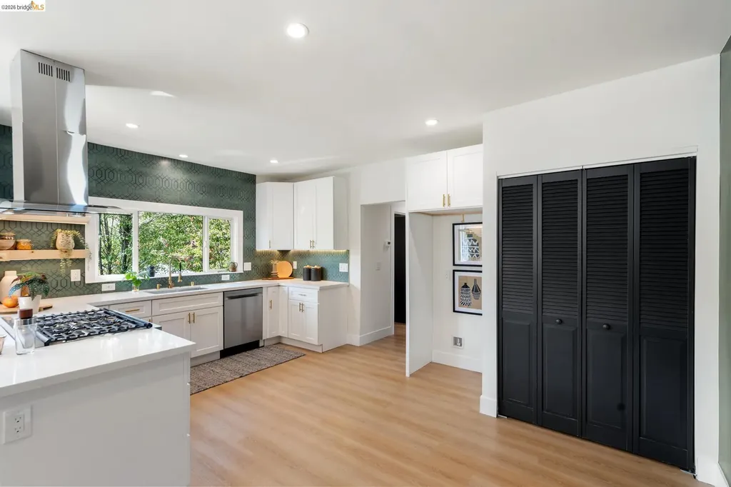 5521 Fremont Street Oakland CA 94608