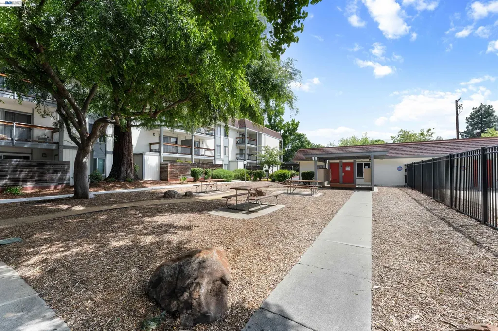 4081 Clayton Road Concord CA 94521