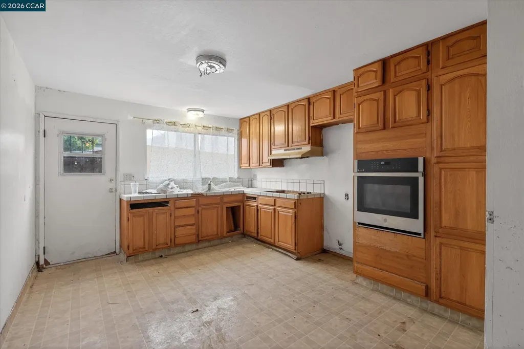 4810 Fairfax Oakland CA 94601