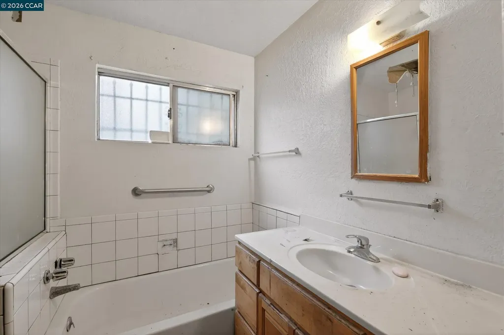 4810 Fairfax Oakland CA 94601
