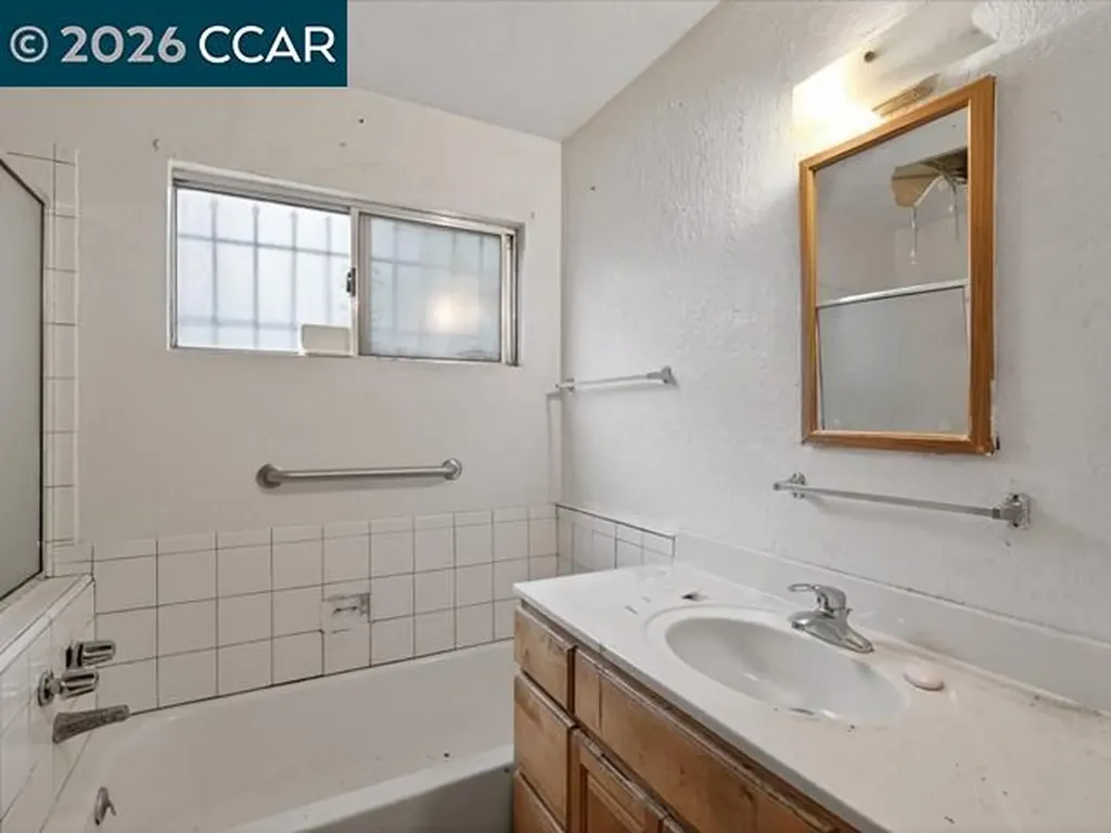 4810 Fairfax Oakland CA 94601