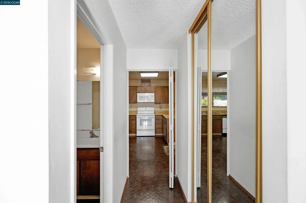 121 Violet Road Hercules CA 94547