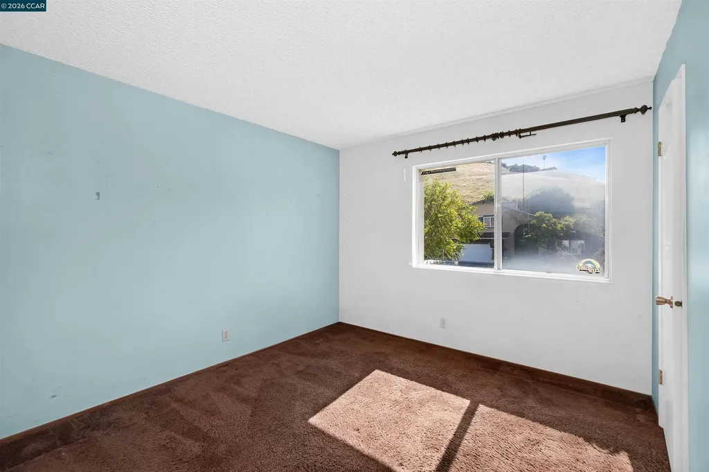 121 Violet Road Hercules CA 94547