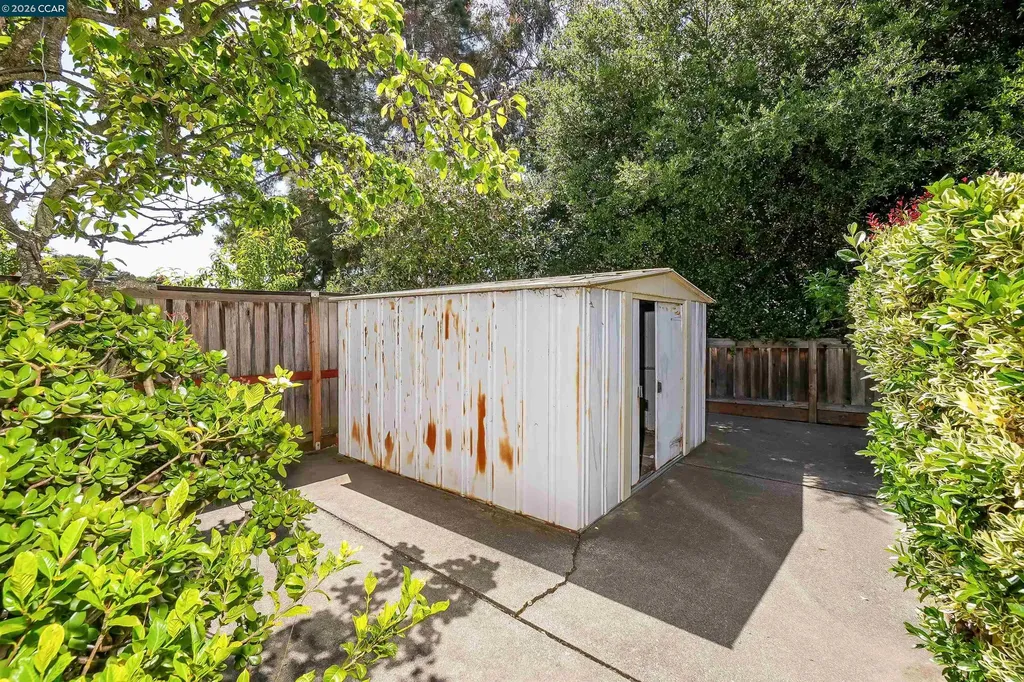 121 Violet Road Hercules CA 94547