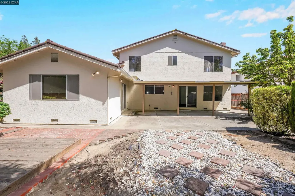 121 Violet Road Hercules CA 94547