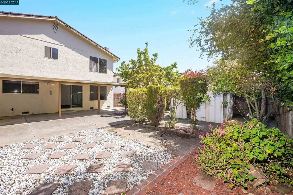 121 Violet Road Hercules CA 94547
