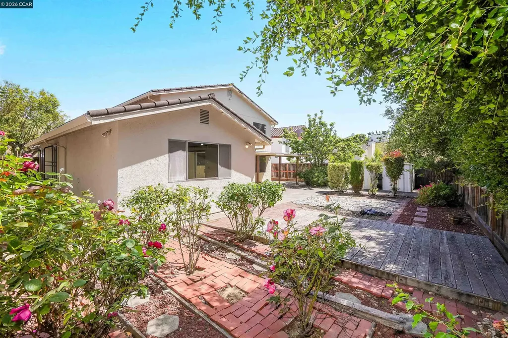 121 Violet Road Hercules CA 94547