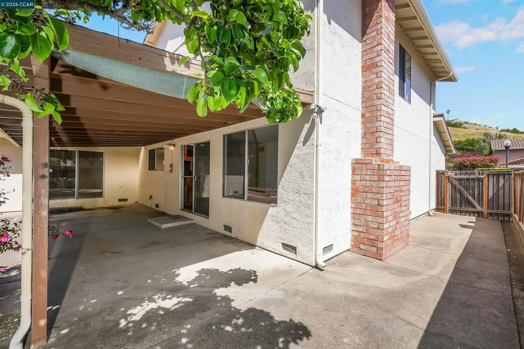 121 Violet Road Hercules CA 94547