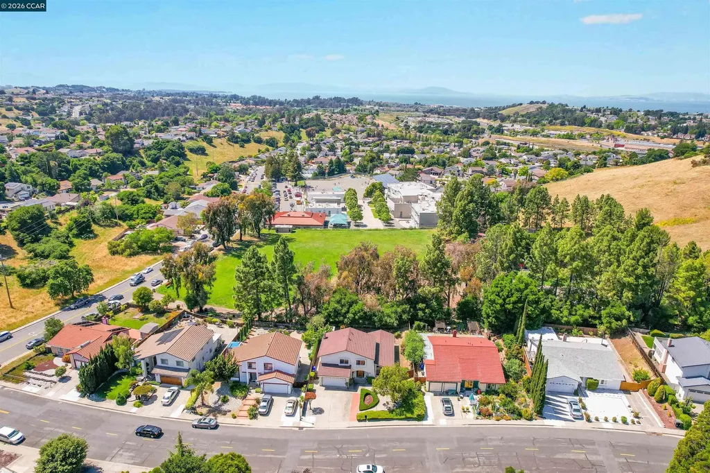 121 Violet Road Hercules CA 94547