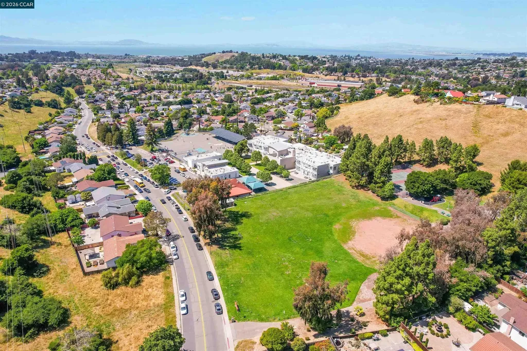 121 Violet Road Hercules CA 94547