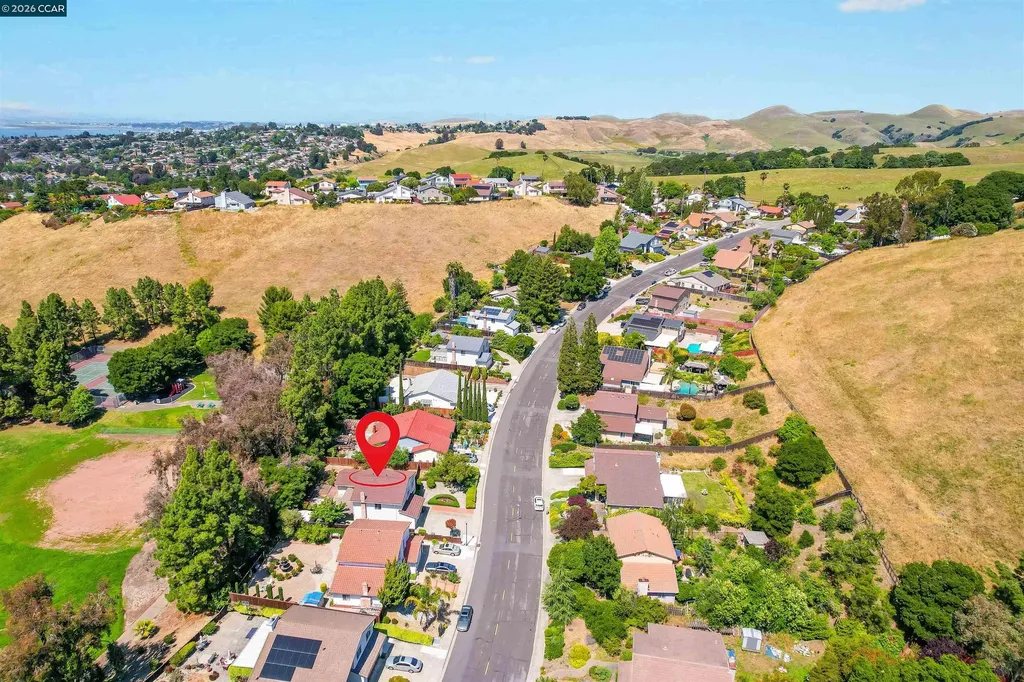 121 Violet Road Hercules CA 94547