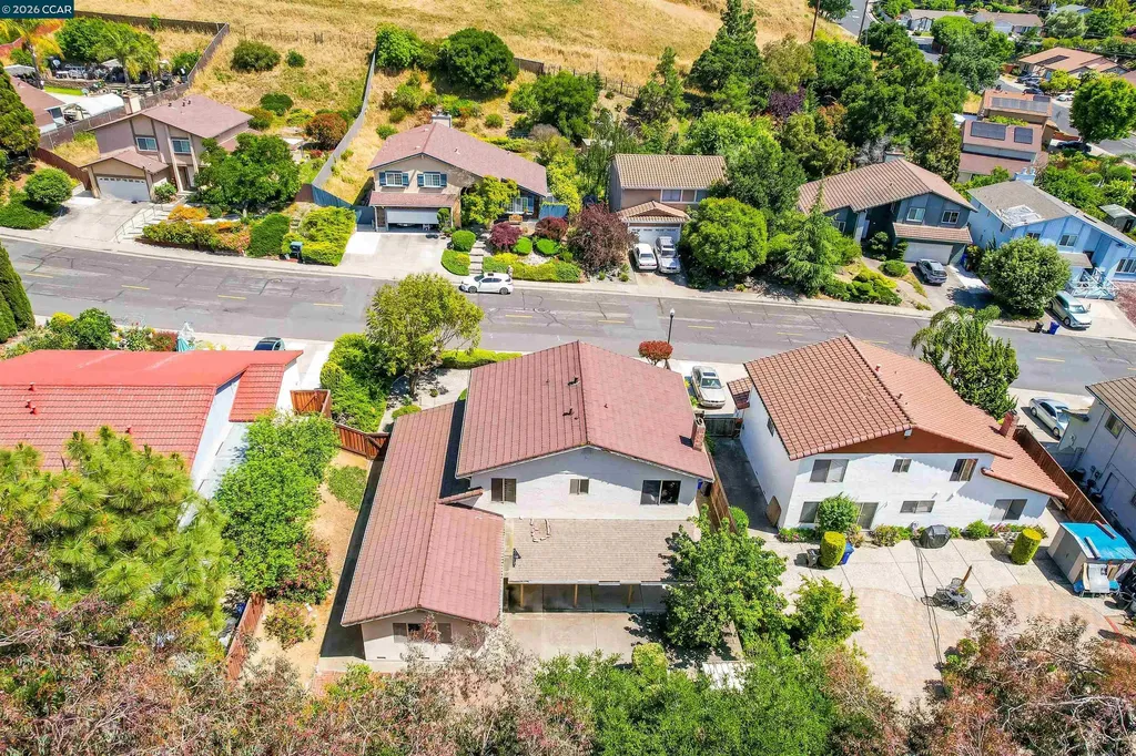 121 Violet Road Hercules CA 94547