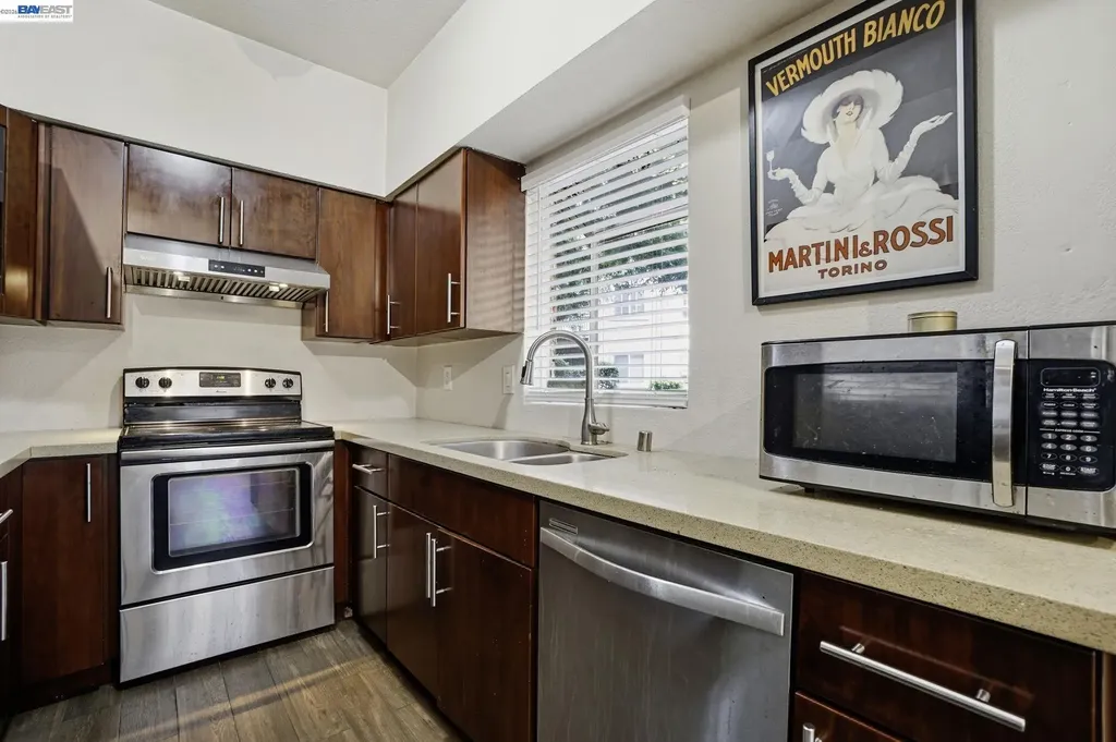 1405 Forest Run Hercules CA 94547