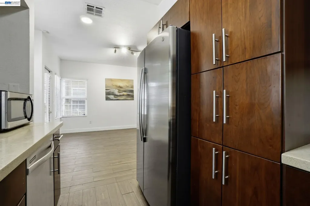 1405 Forest Run Hercules CA 94547