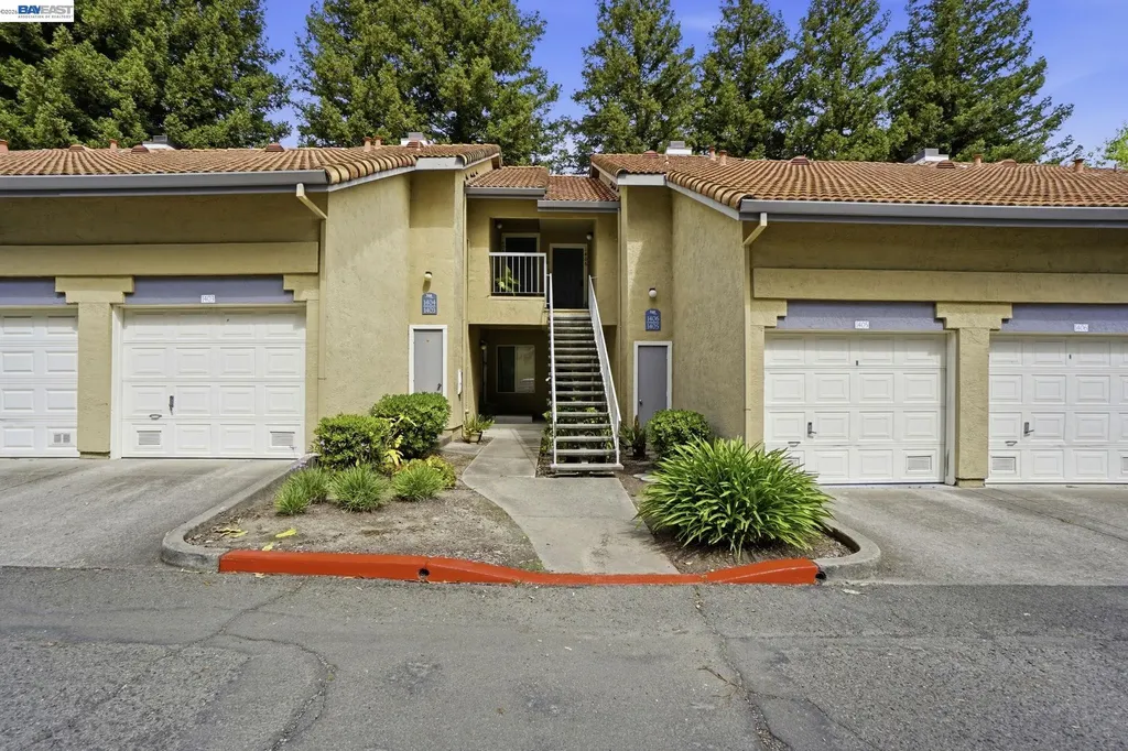 1405 Forest Run Hercules CA 94547