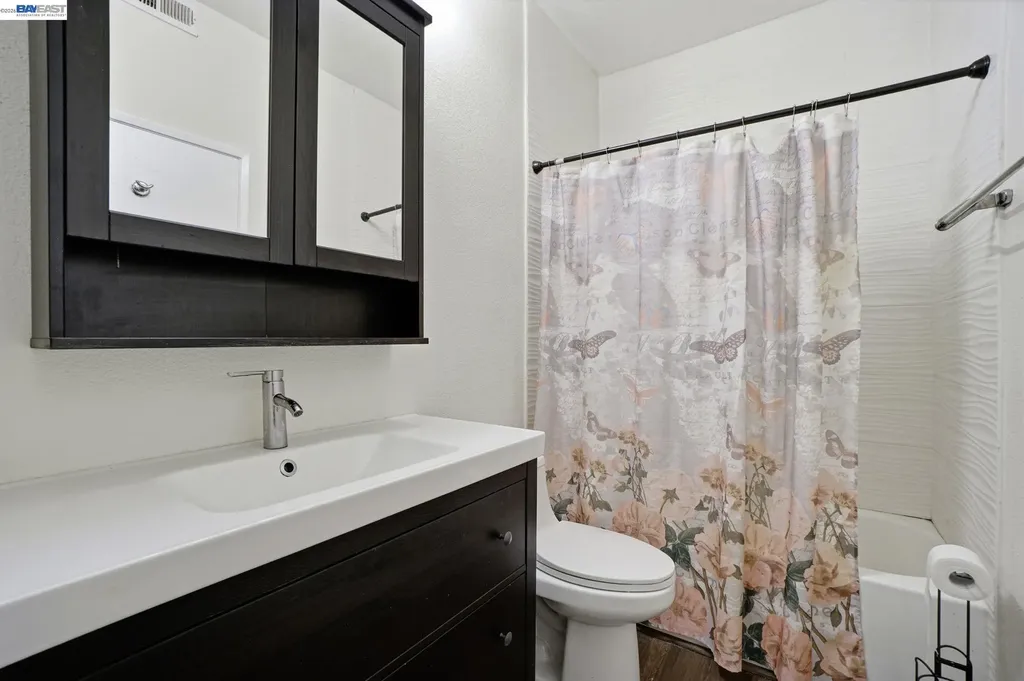 1405 Forest Run Hercules CA 94547