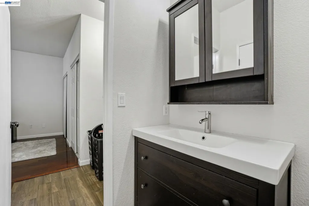 1405 Forest Run Hercules CA 94547