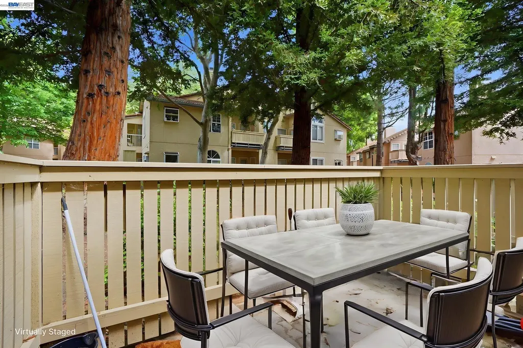 1405 Forest Run Hercules CA 94547