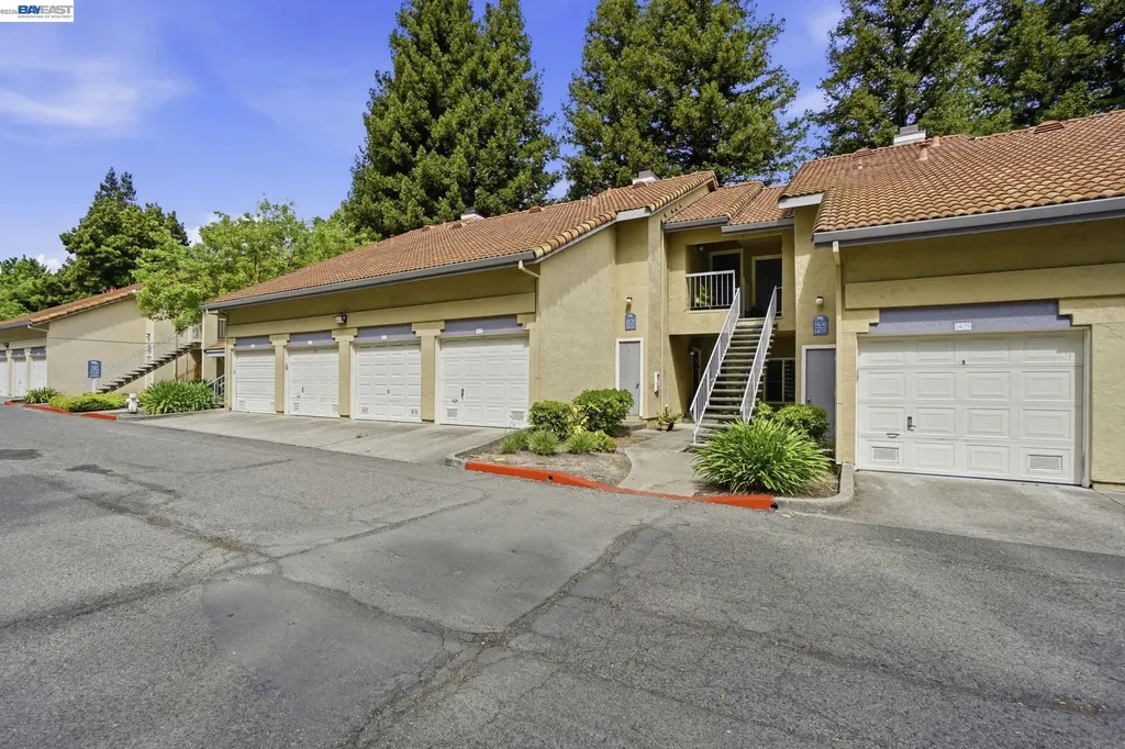 1405 Forest Run Hercules CA 94547