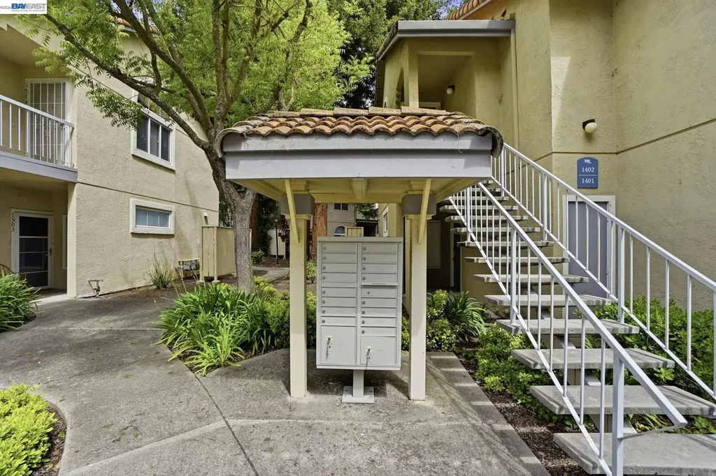 1405 Forest Run Hercules CA 94547