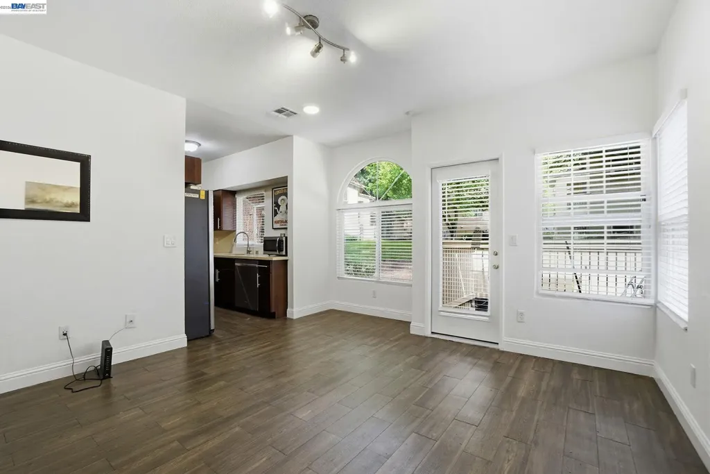1405 Forest Run Hercules CA 94547