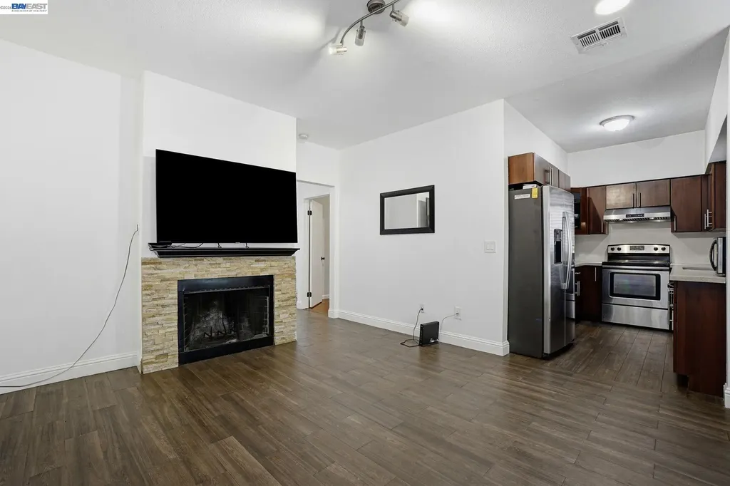 1405 Forest Run Hercules CA 94547