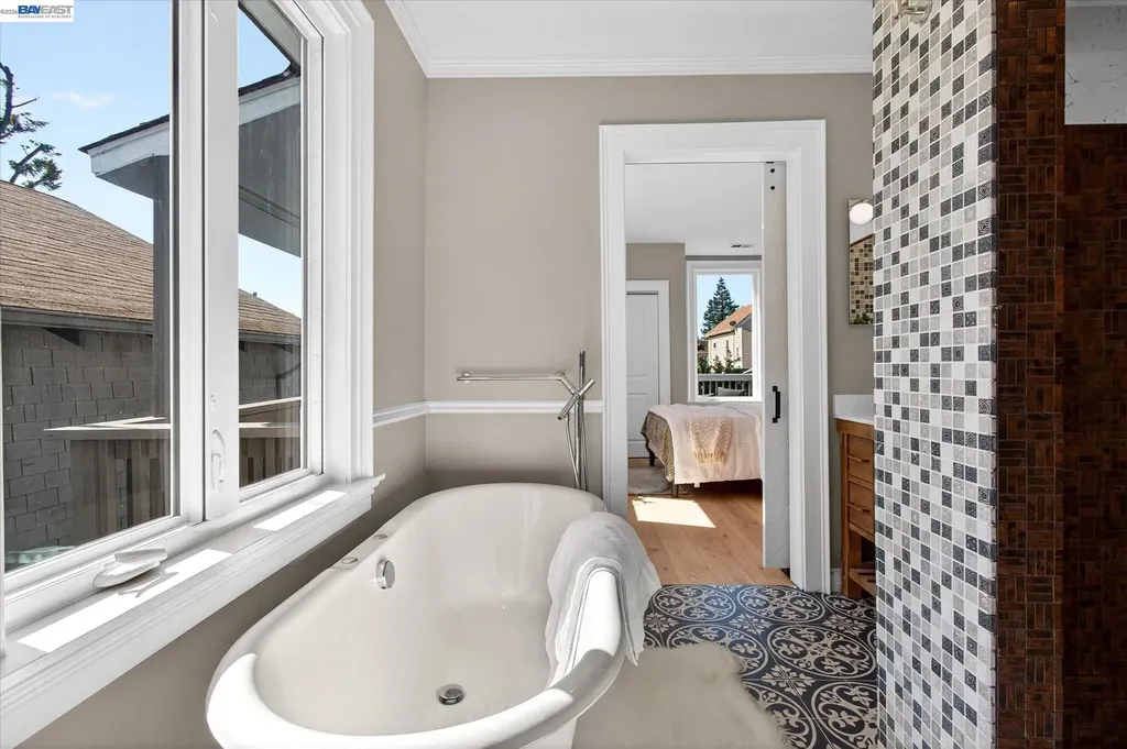 552 Haight Avenue Alameda CA 94501