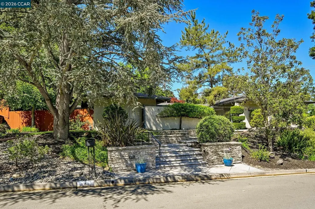 4 Burnt Oak Circle Lafayette CA 94549