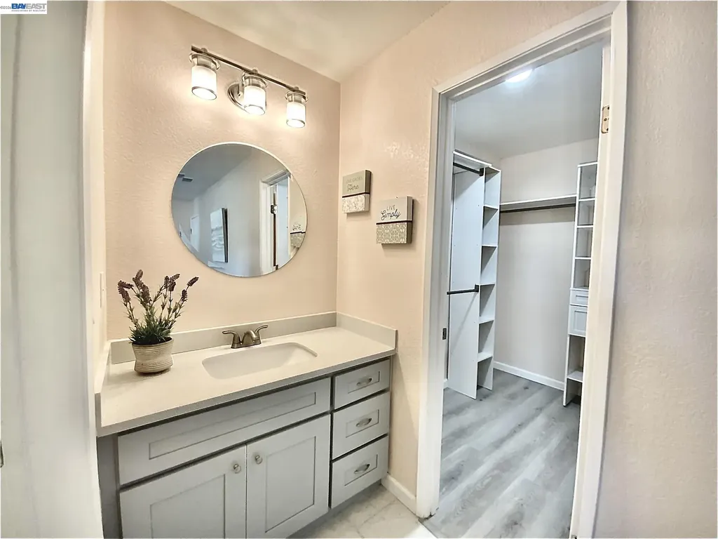 93 Shaniko Common Fremont CA 94539