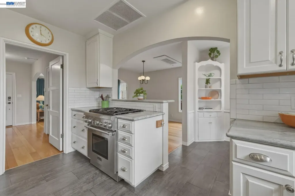 543 Fortuna Avenue San Leandro CA 94577