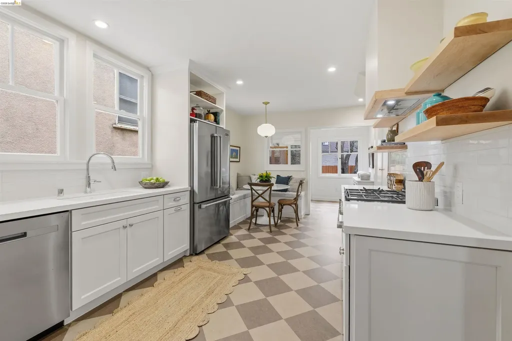 389 38th Street Oakland CA 94609