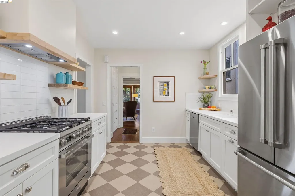 389 38th Street Oakland CA 94609