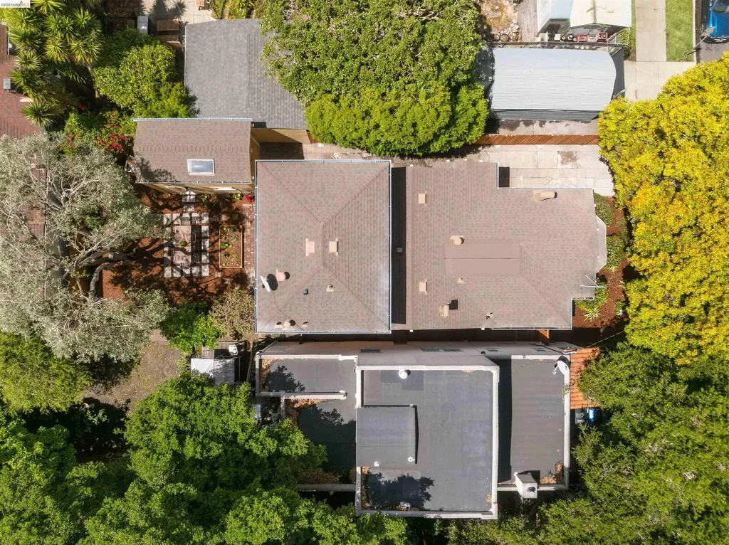 389 38th Street Oakland CA 94609