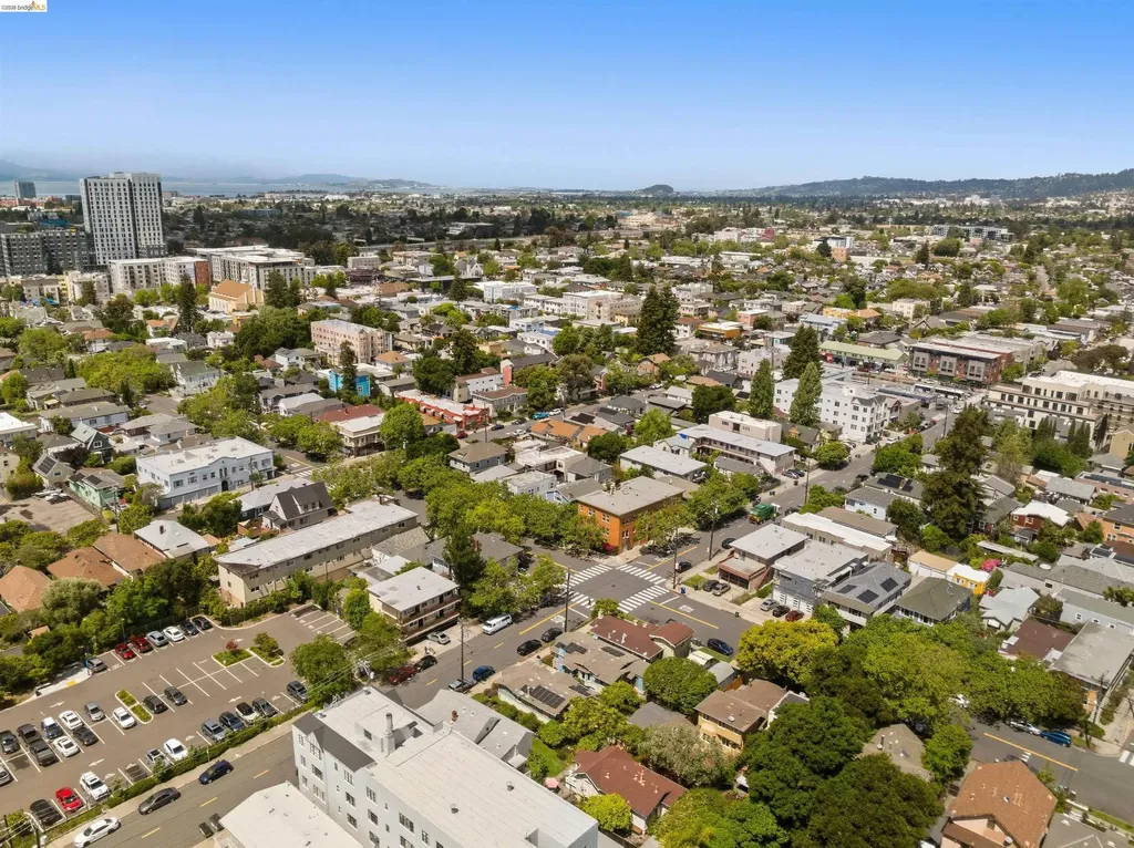 389 38th Street Oakland CA 94609