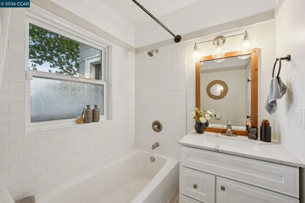 4411 Brookdale Avenue Oakland CA 94619