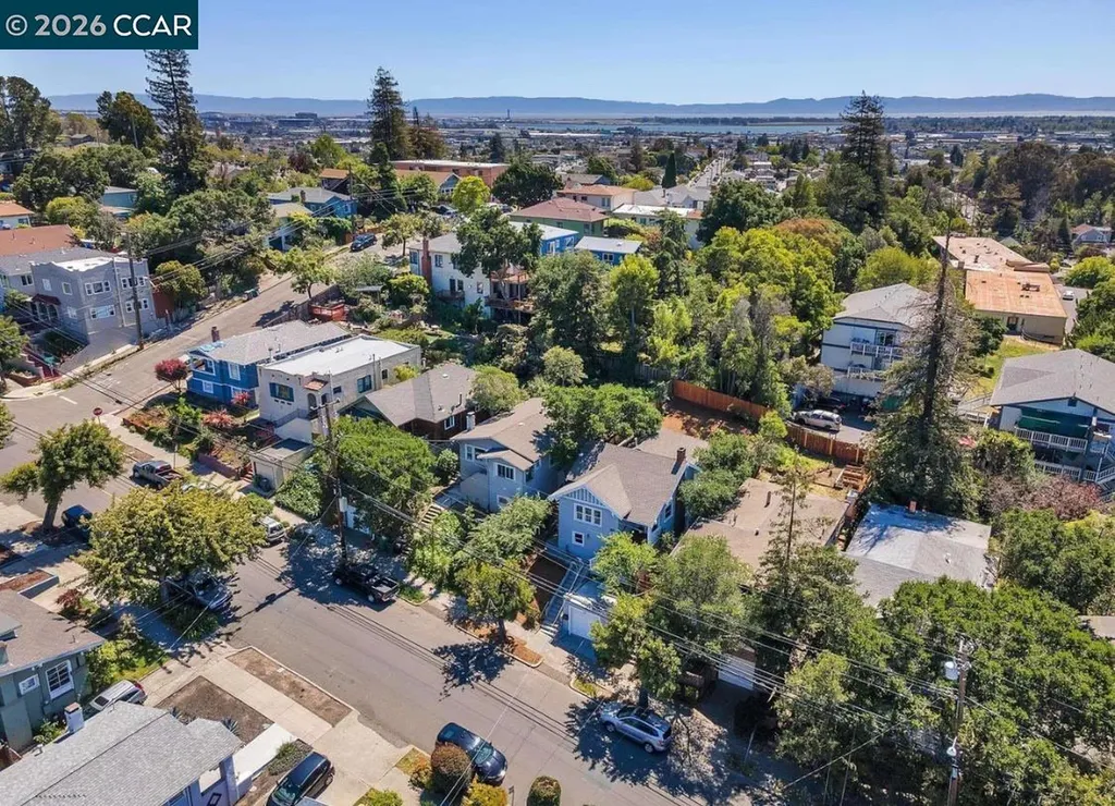 4411 Brookdale Avenue Oakland CA 94619