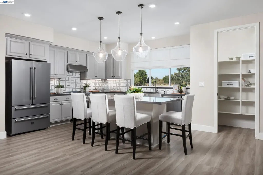 2358 Stanford Street Alameda CA 94501