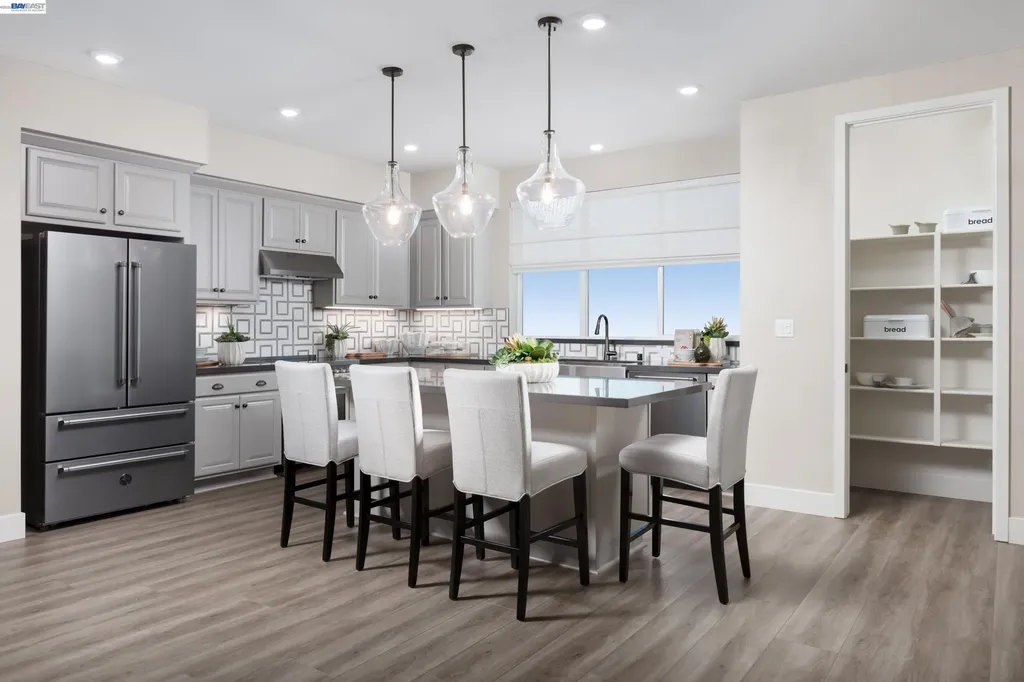 2358 Stanford Street Alameda CA 94501