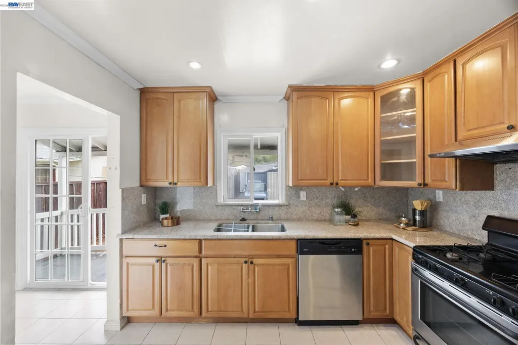 1686 Grand Avenue San Leandro CA 94577