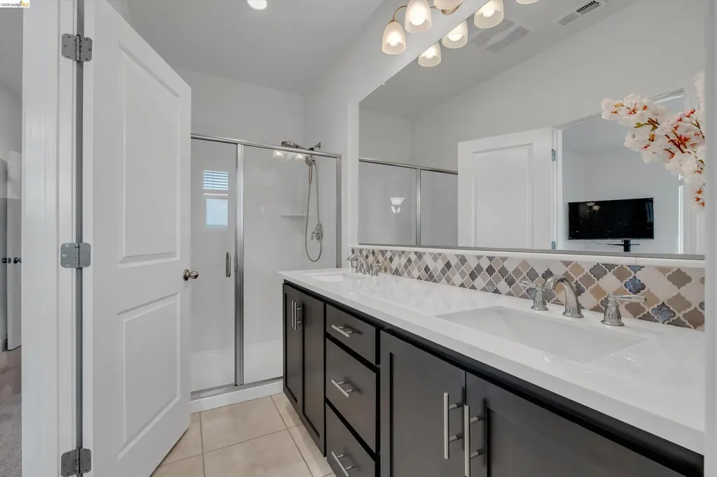 5659 Daylily Street Newark CA 94560